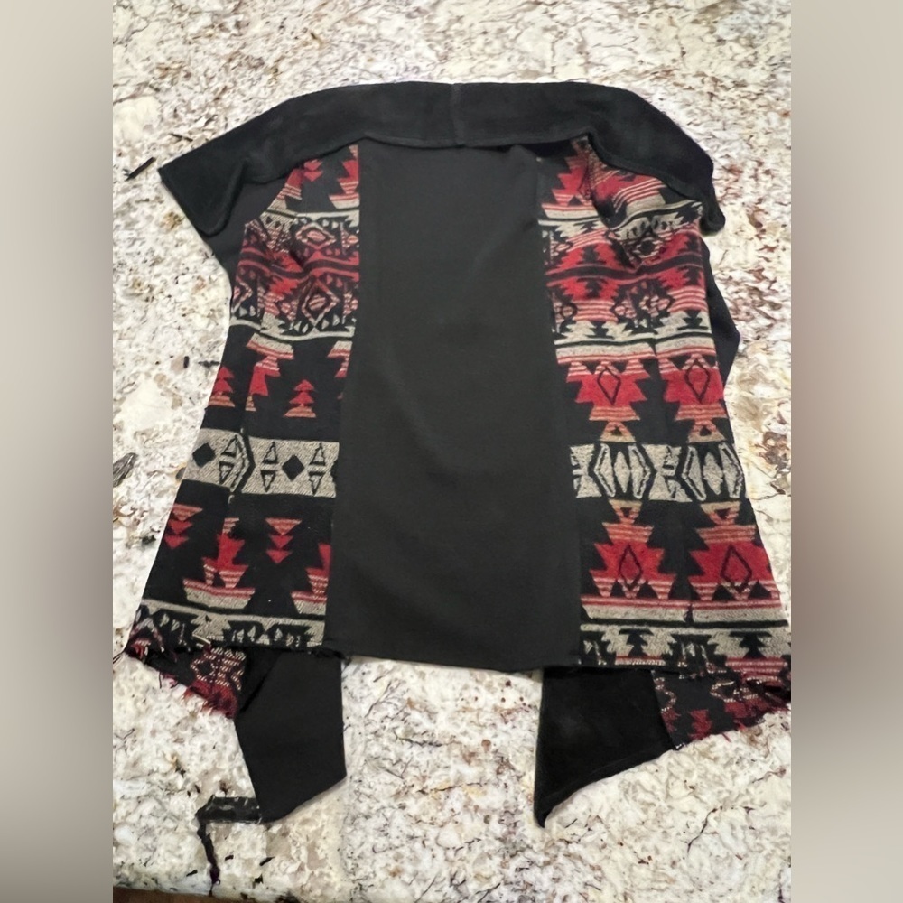 Panama tribal black and red vest M